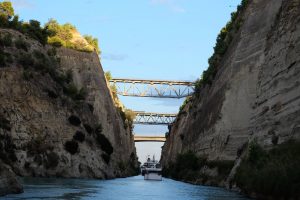 Broar över Korinthkanalen
